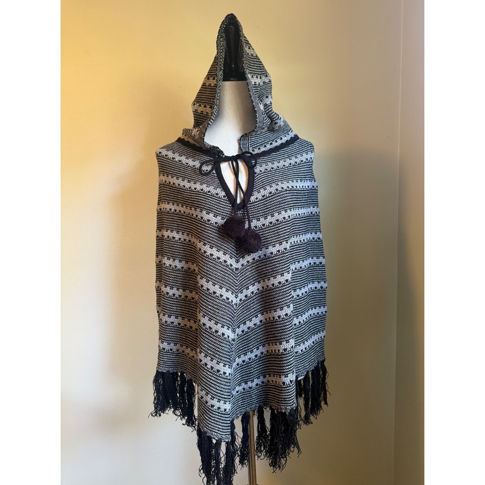 BCBGMAXAZRIA Black Silver boho whimsi retro Hooded Poncho Fringe Sweater L/XL y2
